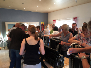 Akkordeonorchester Betreuung – Akkordeon Service Center Pforzheim